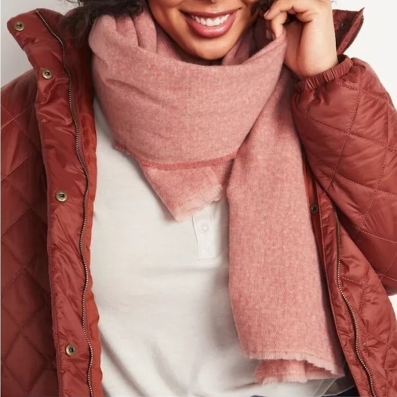 NWT Old Navy soft brushed flannel blanket scarf mauve pink - Picture 1 of 4